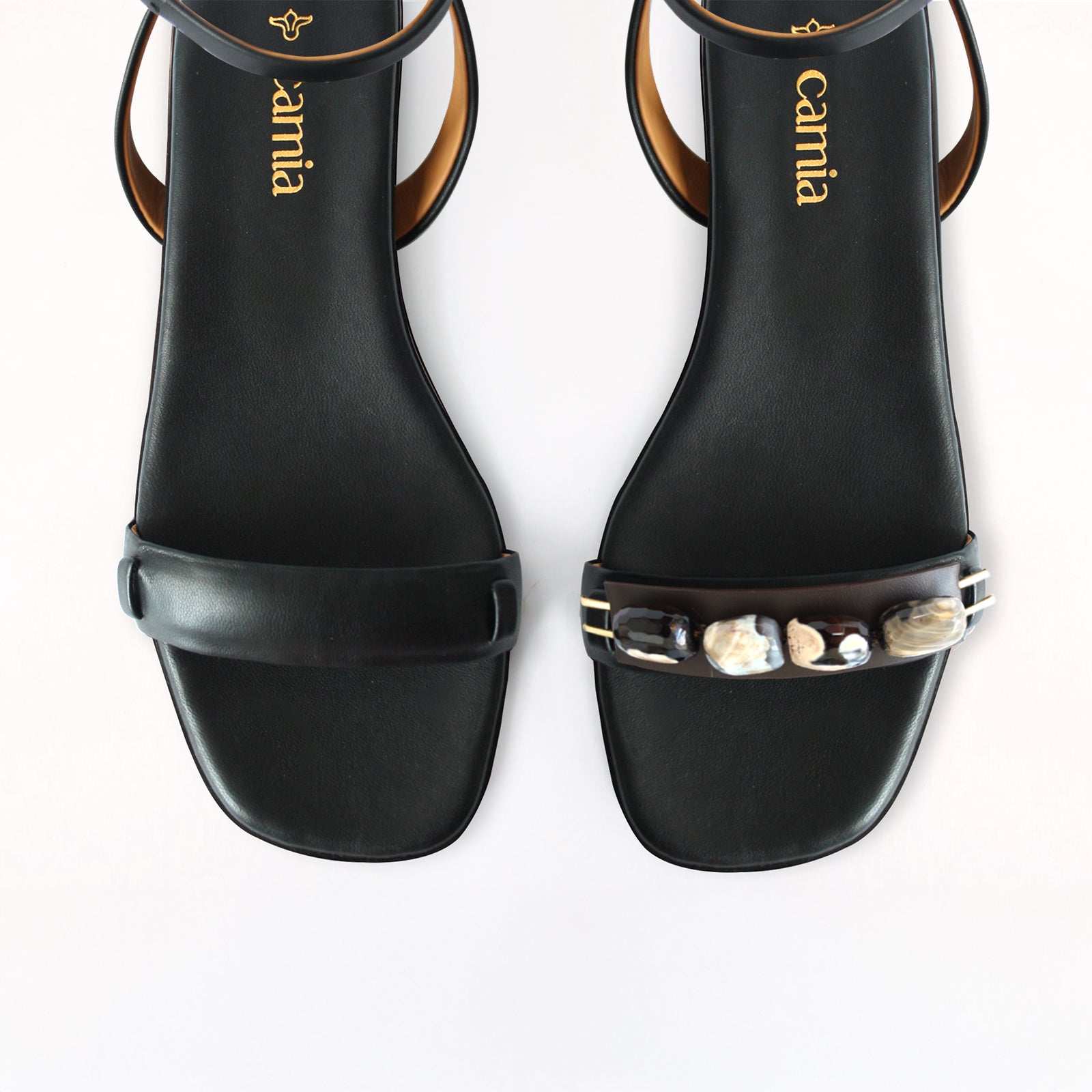 Dark Agata Black Front