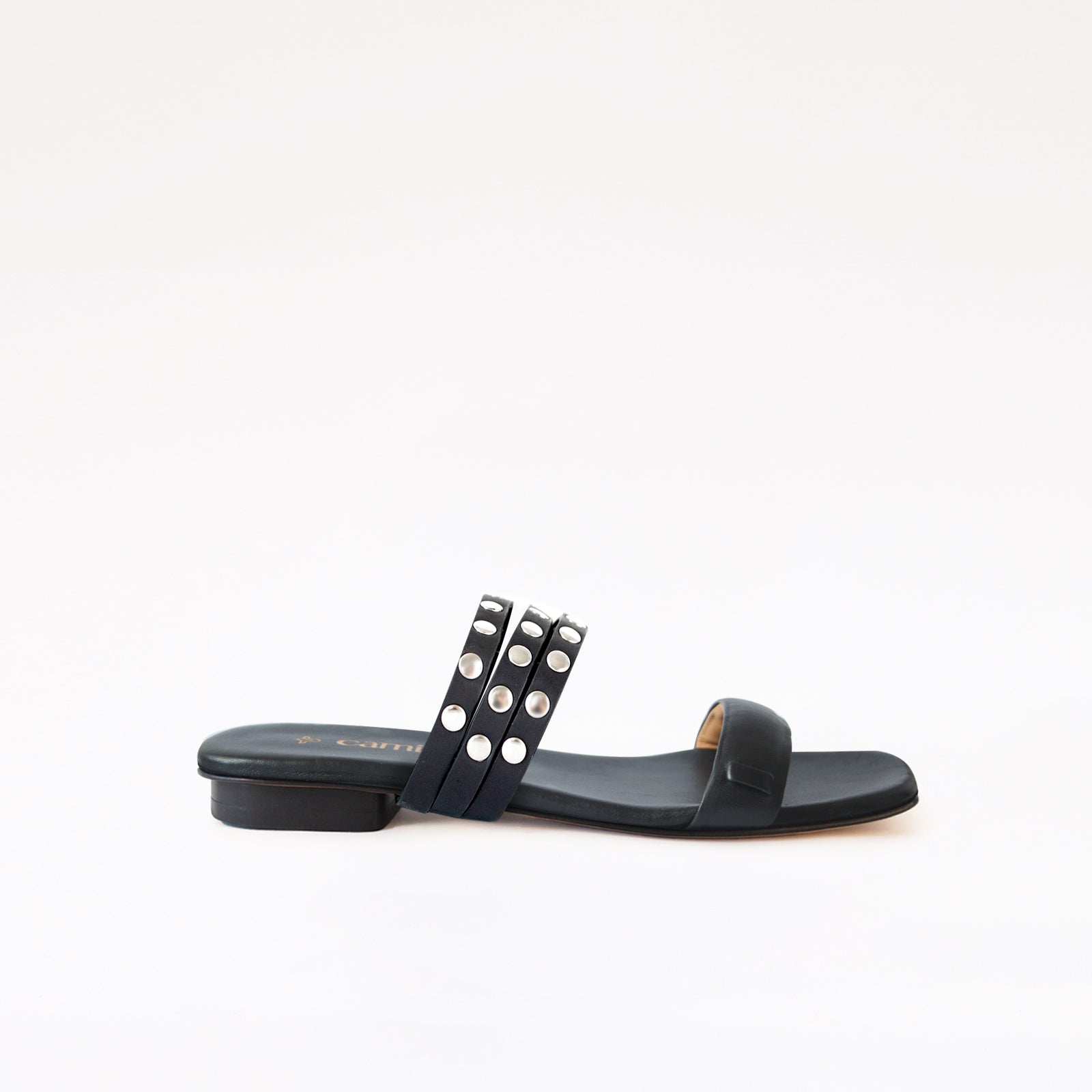 Triple Studs Black