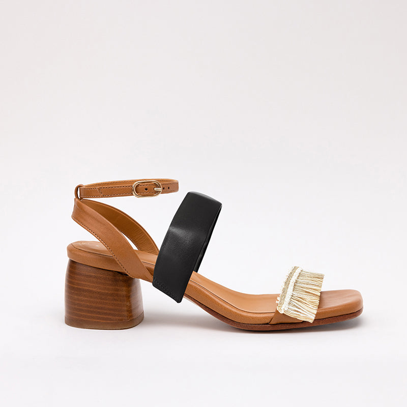 Middle Strap Black Caparica Camel