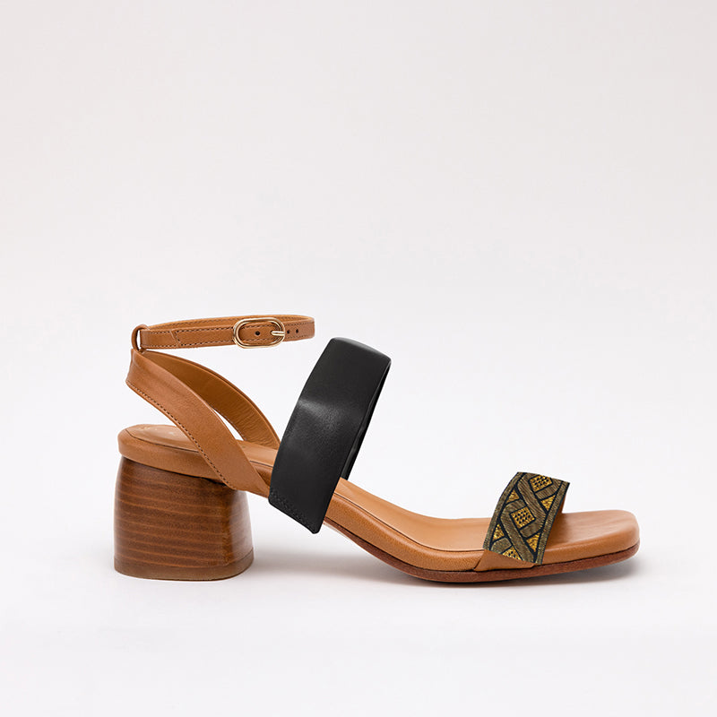 Middle Strap Black Papiro Camel